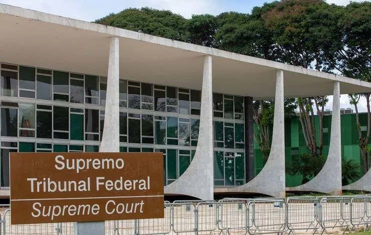 STF decide sobre negociação prévia de demissões em massa; intervenção sindical prévia é exigida