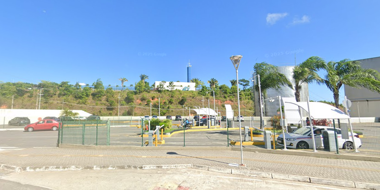 Shopping Paralela terá estacionamento 24 horas. Foto: Google Street View