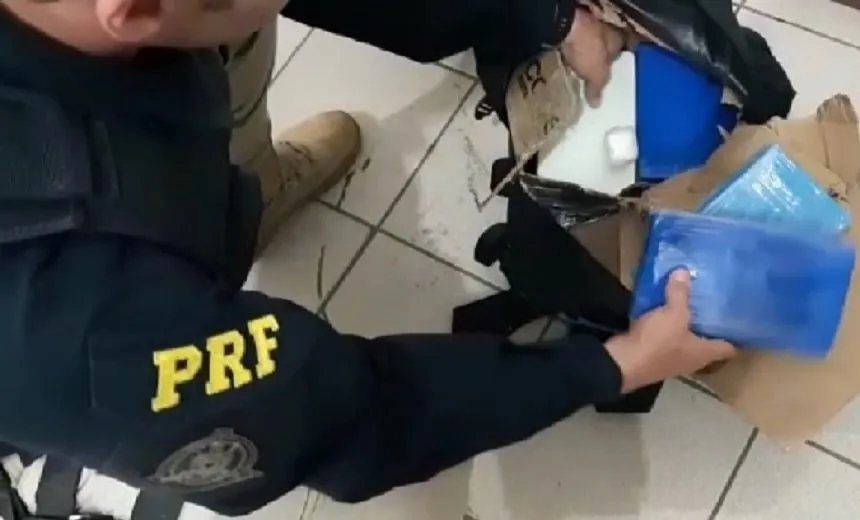 Quase 10 quilos de cocaína é apreendida pela PRF com passageiro de ônibus em Vitória da Conquista