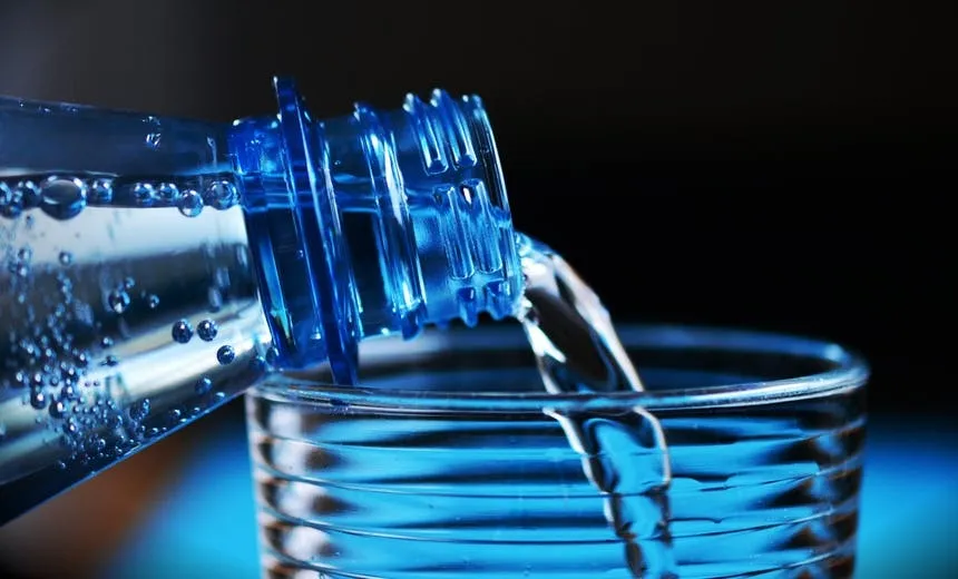 “Beber mais água”, alerta nutricionista sobre alimentação no verão; Veja outras dicas
