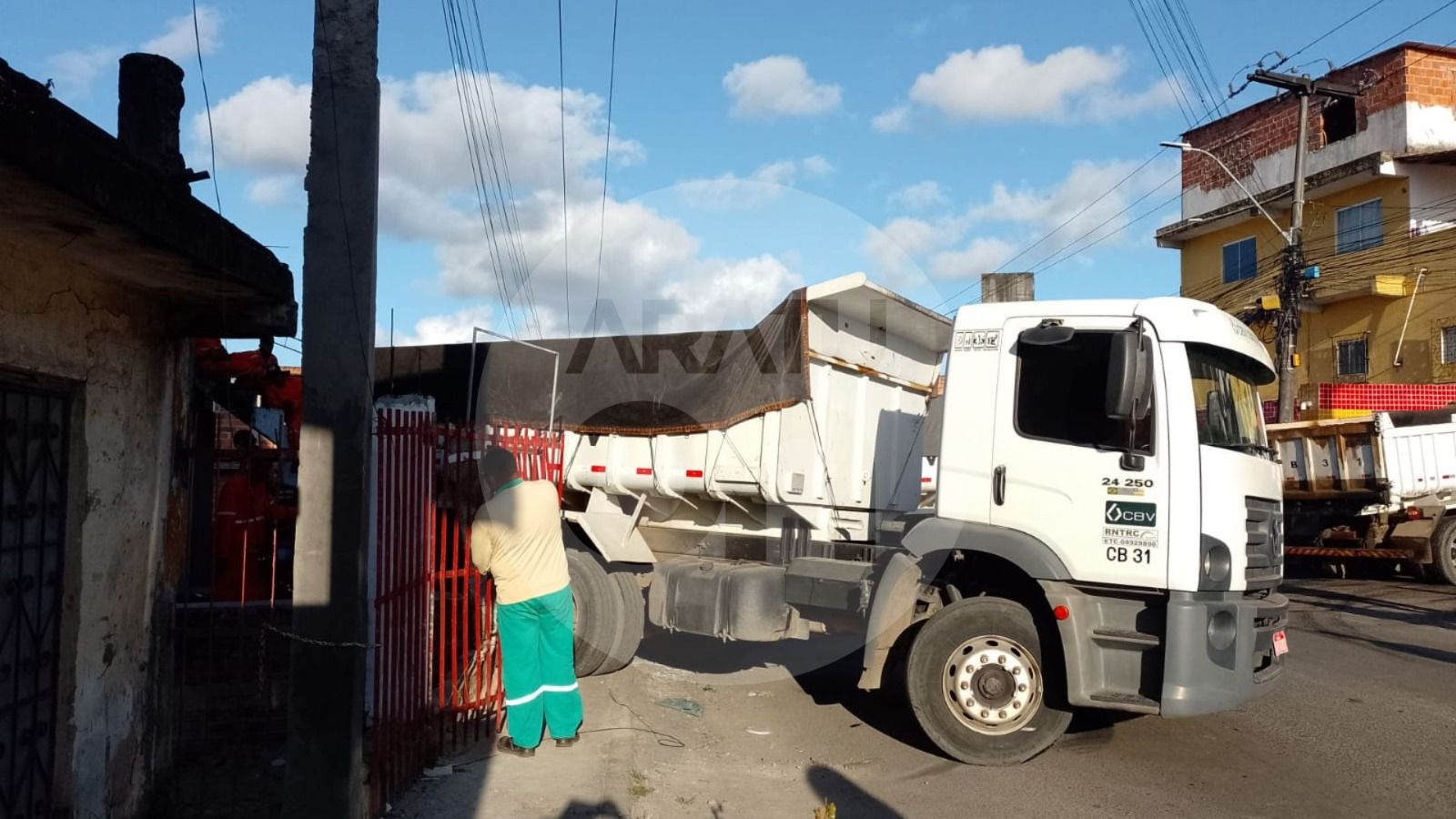 Caminh&atilde;o Desgovernado em Paripe