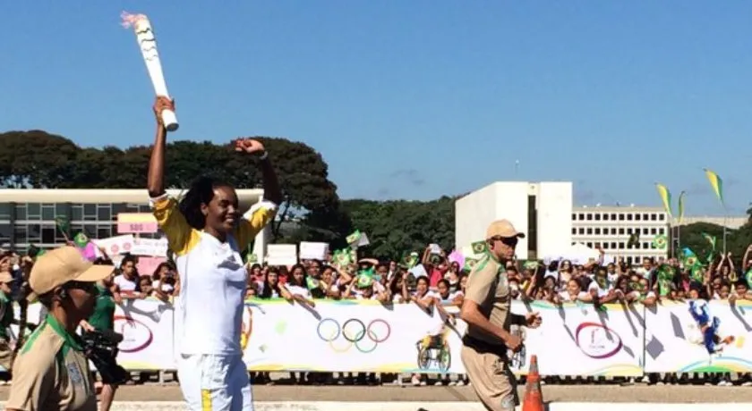 RIO 2016: Chama Olímpica chega ao Brasil e é iniciada o ‘tour’ da tocha pelo país