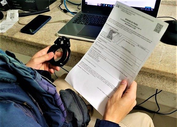  A PRF não informou os crimes que motivaram os mandados de prisão. Foto: PRF