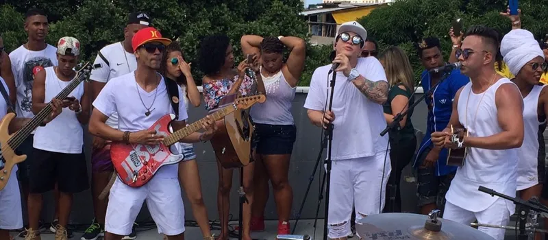 “LEMBRA DELE?”: Acusado de estupro, ex-vocalista da New Hit é hoje backing vocal de Kannario