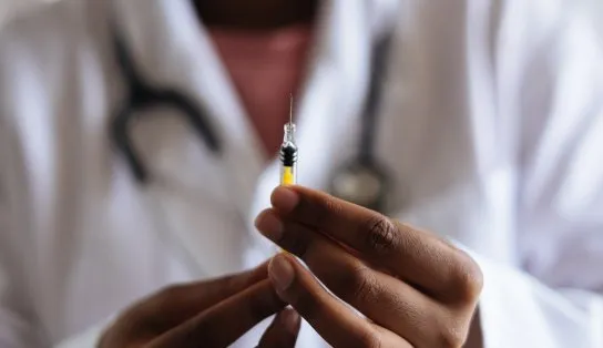 Com "Liberou Geral" para quarta dose, imunização contra Covid-19 segue nesta quinta; confira onde se vacinar
