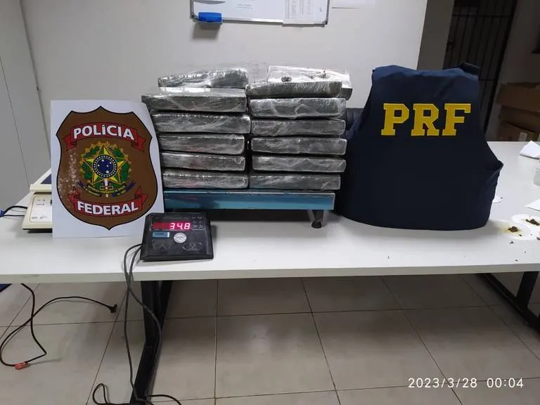 Barreiras: mais de 34 Kg de maconha são apreendidos em ônibus