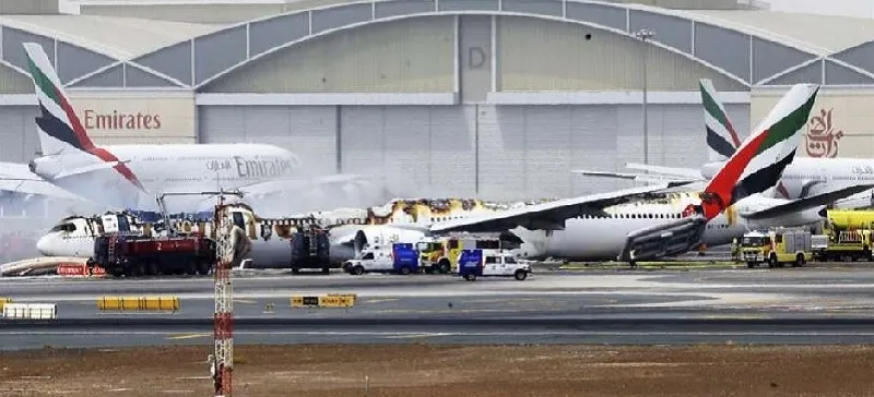 EMIRATES AIRLINES: Avião pega fogo ao aterrissar em Dubai; Havia pessoas de 20 nacionalidades a bordo