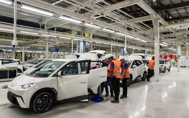A montadora chinesa BYD &eacute; uma das l&iacute;deres no mercado nacional de ve&iacute;culos eletrificados e investe bilh&otilde;es na implanta&ccedil;&atilde;o do complexo industrial em Cama&ccedil;ari/Foto: Divulga&ccedil;&atilde;o/BYD&nbsp;