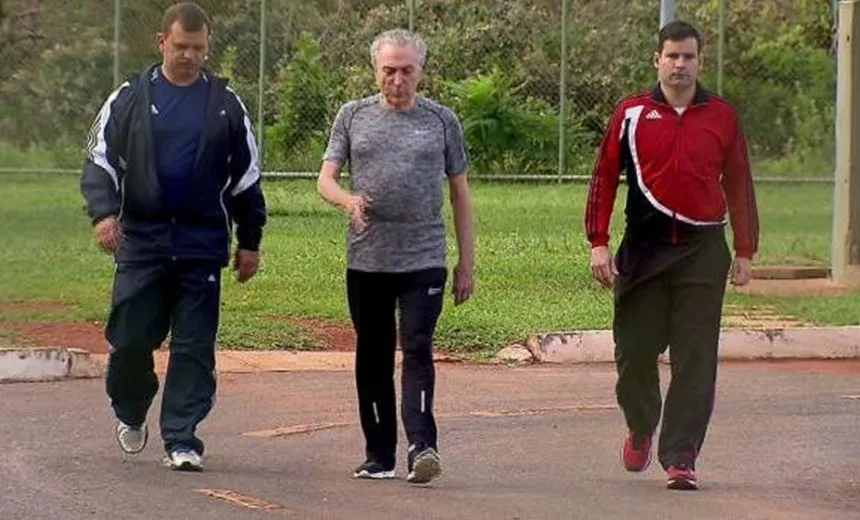 Presidente Michel Temer faz caminhada e diz que sua saúde está “recuperada”