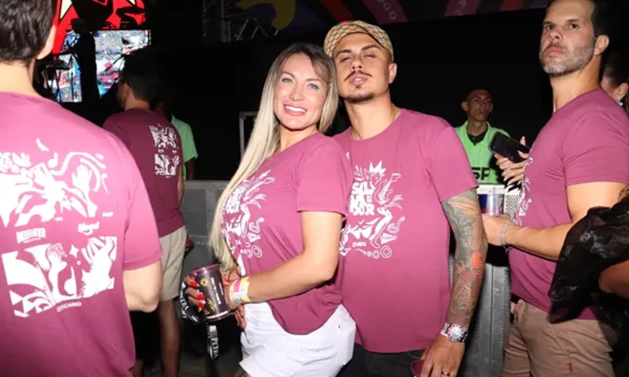 Andressa Urach e o namorado no Camarote Salvador. Foto: Cleiton Sergio 