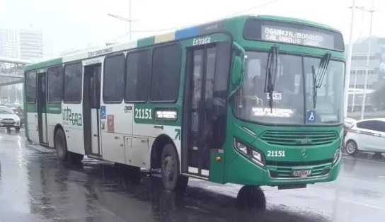 Ônibus têm itinerário alterado devido à chuva em Salvador