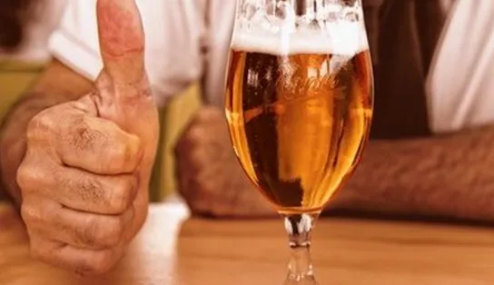 Brasileiros foram ao Google saber se poderiam beber álcool após a vacinação: veja pesquisa 