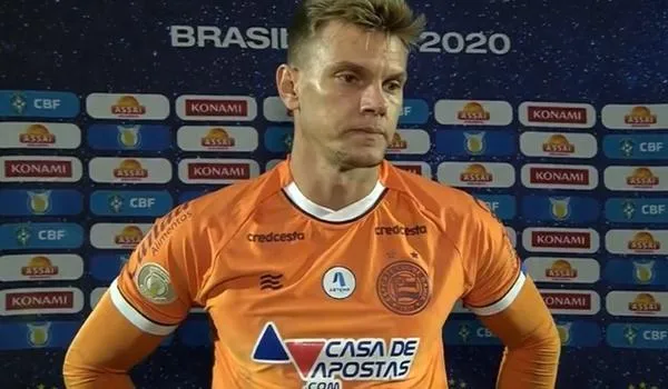 "A gente sai envergonhado", diz Douglas após derrota por 4 a 0 para o Bragantino; Bahia levou 3 gols em 20 minutos
