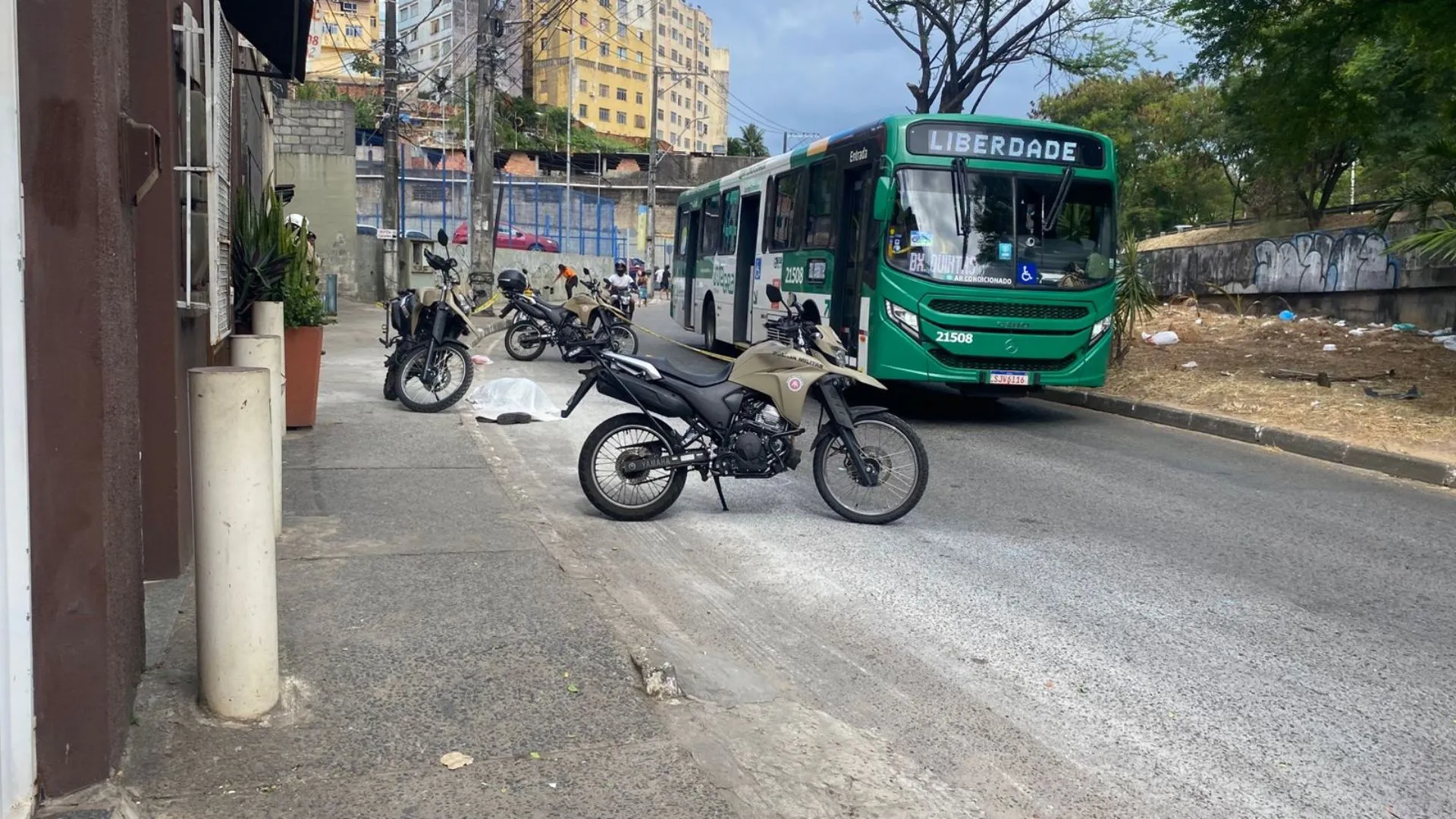 Homem é morto a tiros na Estrada da Rainha, em Salvador