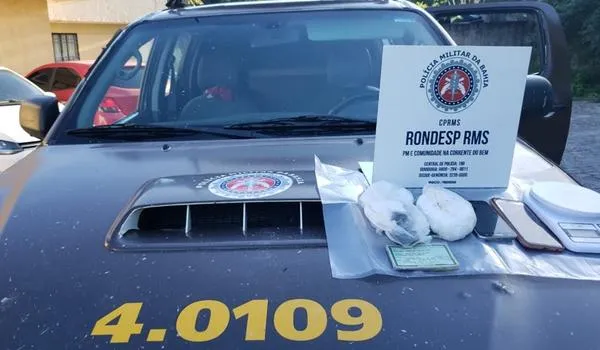  Cocaína avaliada em R$ 10 mil é apreendida em Dias D'Ávila; uma mulher foi presa 