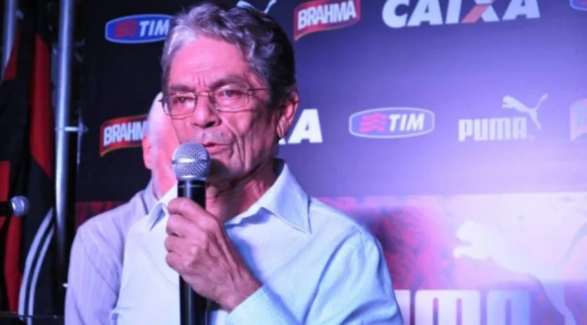"Não vão desestabilizar o clima do elenco", diz Viana sobre proposta do Bahia por Domingues