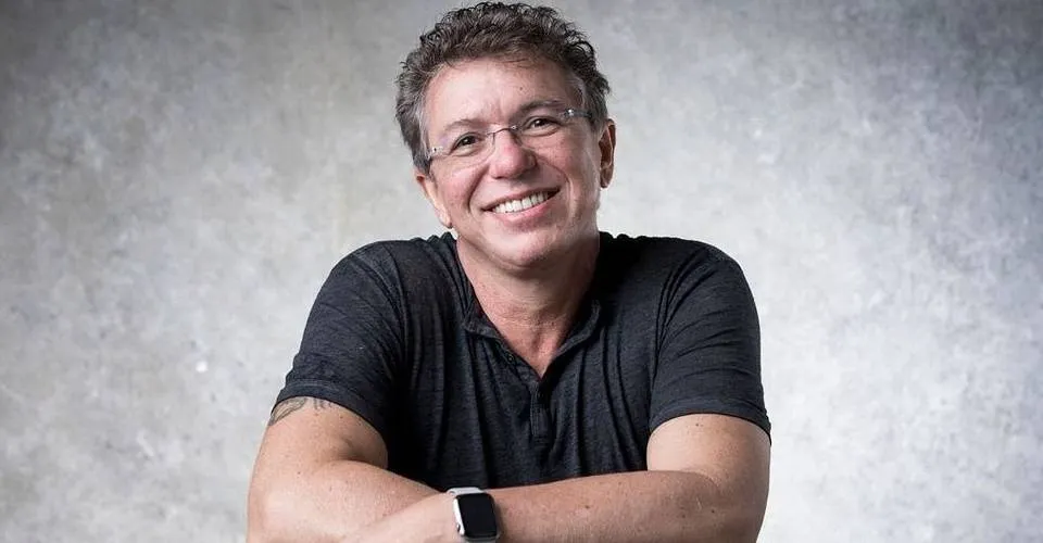 Astróloga prevê futuro de Boninho no SBT: 'Vai explodir e passar a Globo'