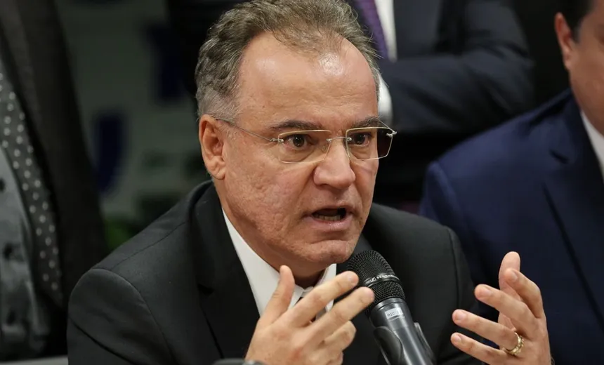 Leitura do parecer complementar da Previdência está marcada para esta terça