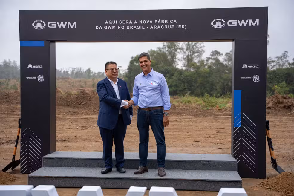 Xiangjun Meng, Cpo Da Gwm, Com O Governador Do Esp&iacute;rito Santo, Ricardo Ferra&ccedil;o No Lan&ccedil;amento Da F&aacute;brica Da Marca Em Aracruz (es) Foto Governo Do Esp&iacute;rito Santo