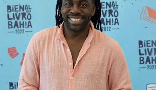 Lázaro Ramos realiza lançamento de seu primeiro livro para adolescentes na Bienal Bahia
