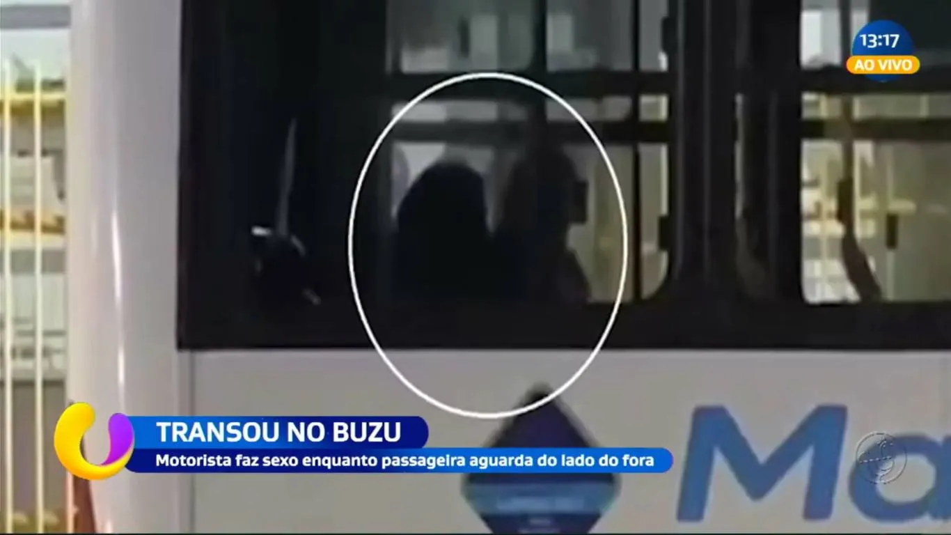 Motorista de ônibus pede para passageira descer e faz sexo com a companheira no veículo