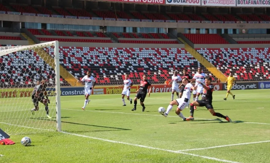 Botafogo vira e Vitória estreia com derrota na Série B do Campeonato Brasileiro