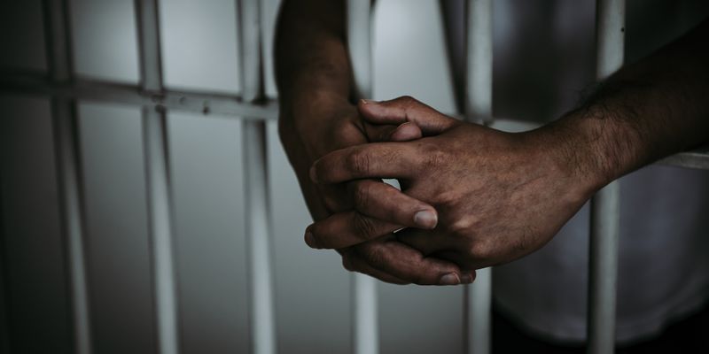 Imagem de Homem Preso/Foto: Freepik 