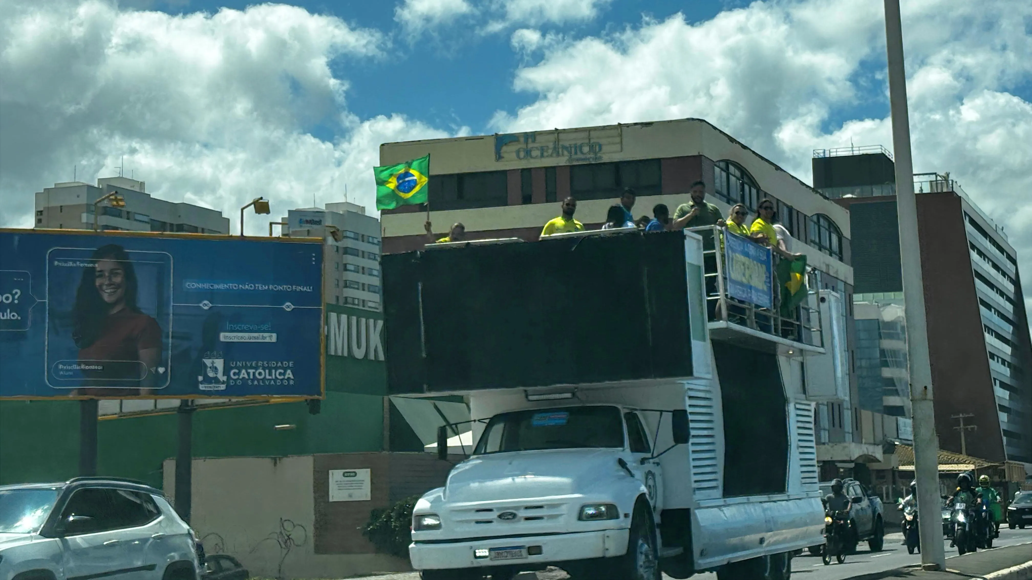 Bolsonaristas realizam carreata em Salvador em novo protesto contra STF
