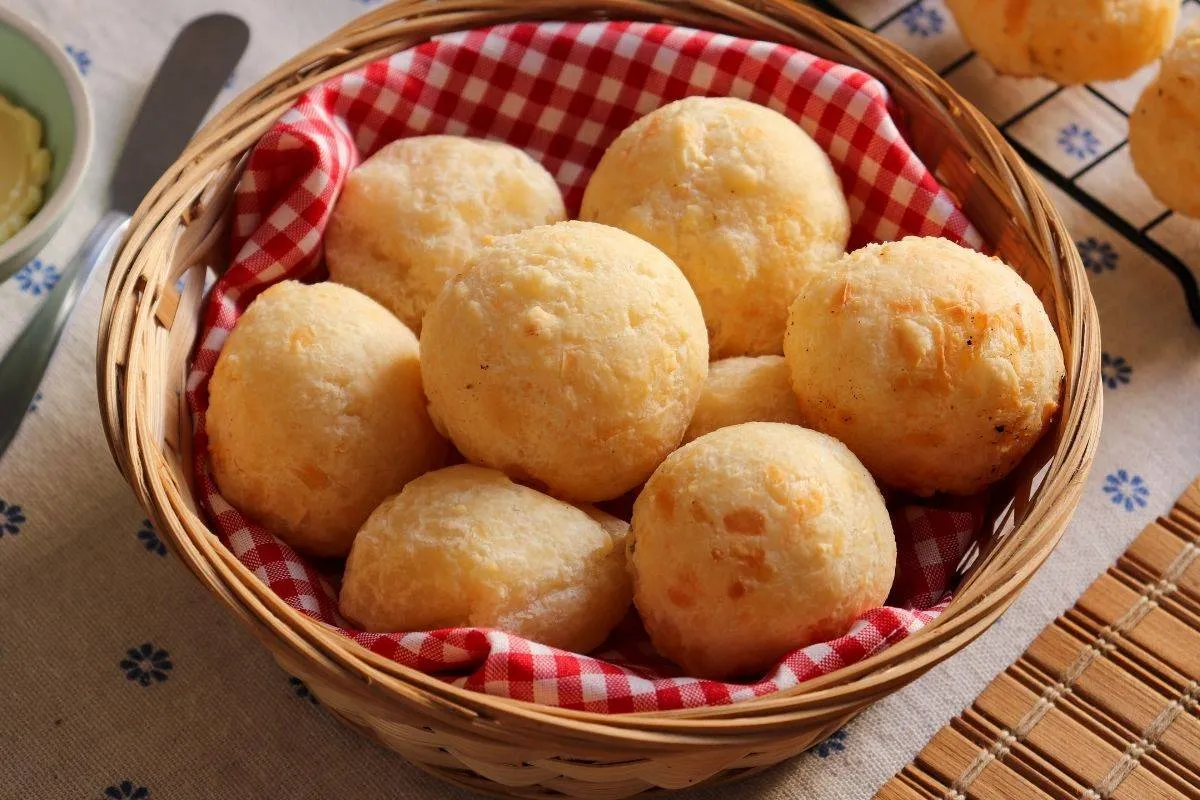 Dia do Pão de Queijo: Aratu On Explica teorias sobre origem do quitute