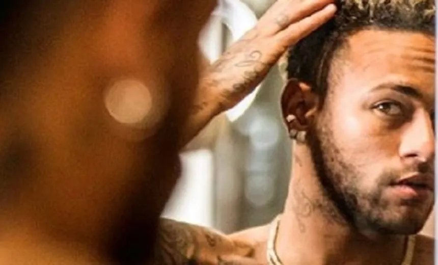 Neymar muda totalmente o visual; confira novo penteado