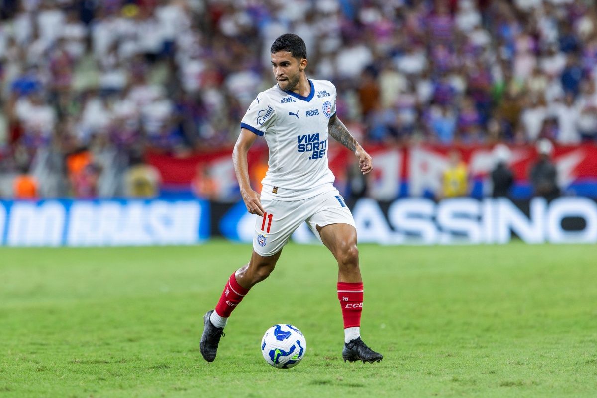 O Bahia oficializou a compra definitiva de Rodrigo Nestor e agora o meia tem contrato com o Esquadrão até 2030. Foto: Letícia Martins/EC Vitória