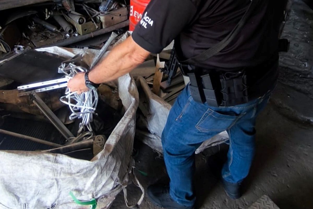 Pol&iacute;cia Civil apreende 100 kg de cabos de cobre em sucata da Bahia. Foto: Ascom/PCBA