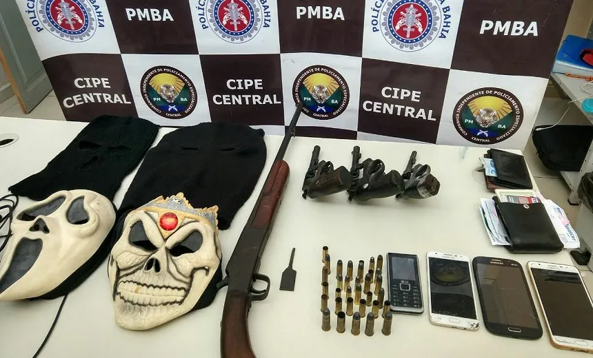 BATEU DE FRENTE: Quatro integrantes de uma quadrilha morrem durante confronto