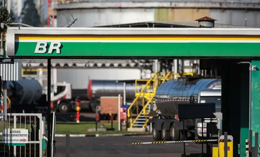 Petrobras privatiza BR Distribuidora e arrecada R$ 8,6 bi