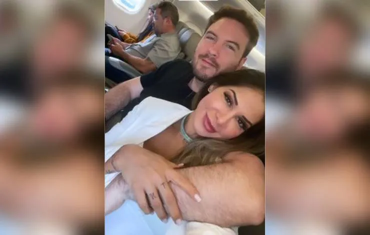 Após ser traída ao menos 16 vezes por Arthur Aguiar, Maíra Cardi faz tatuagem com iniciais de novo namorado