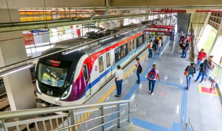 Homem é preso após se masturbar na frente de mulher em estação de metrô de Salvador