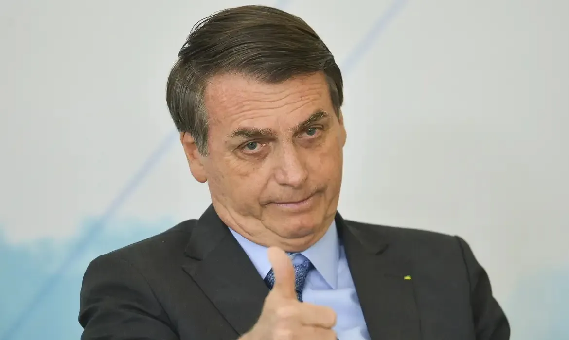 PGR quer arquivar processos contra Bolsonaro sobre cartão de vacina