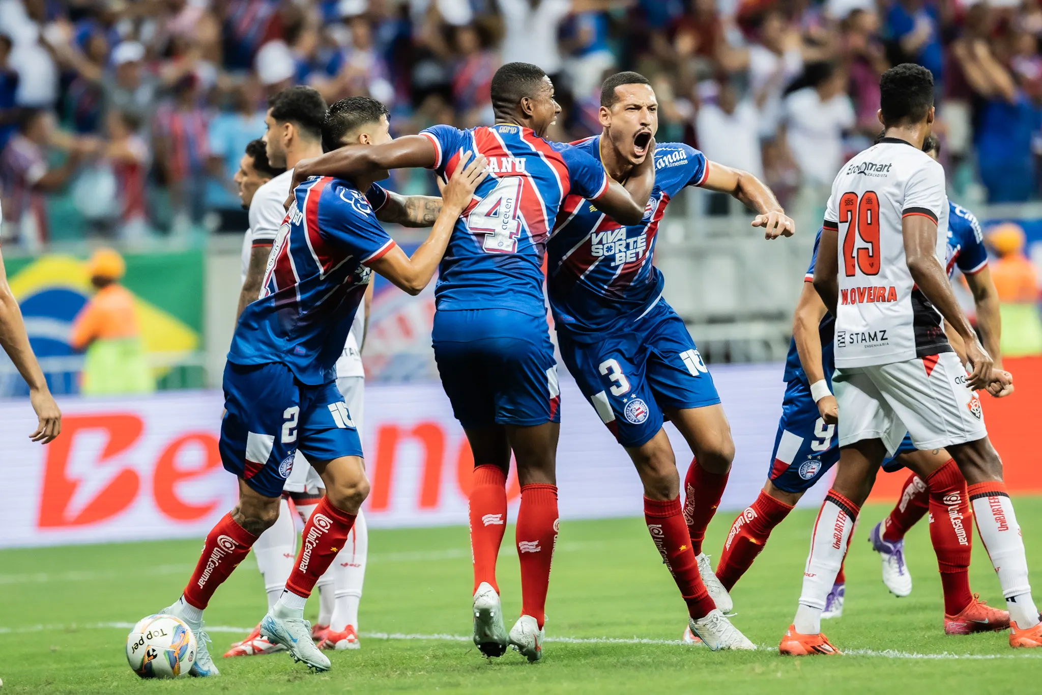 Bahia abre vantagem contra o Vitória em partida de ida da final do Baianão