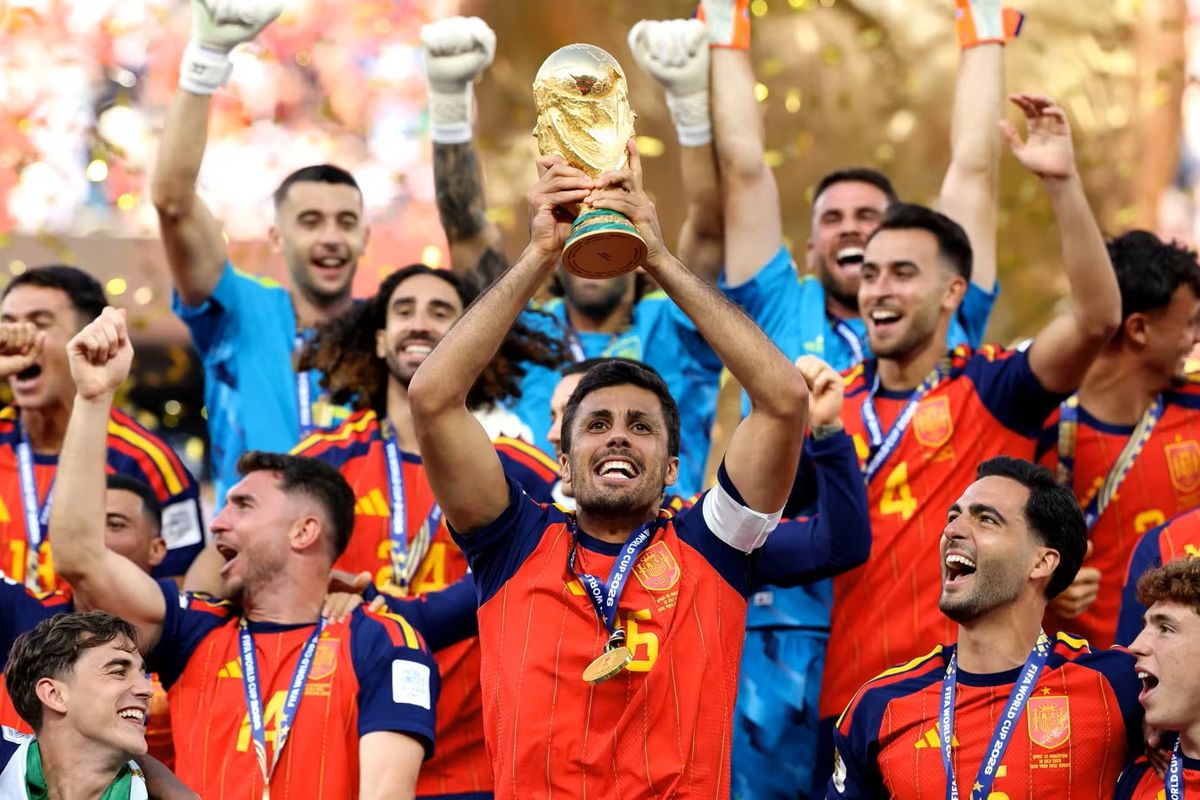 Jogadores espanh&oacute;is comemoram conquista da Copa do Mundo. Foto: Fifa.Com