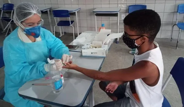 Covid-19: com mais de 4 mil casos ativos, Bahia soma 815 novos registros nas últimas 24 horas