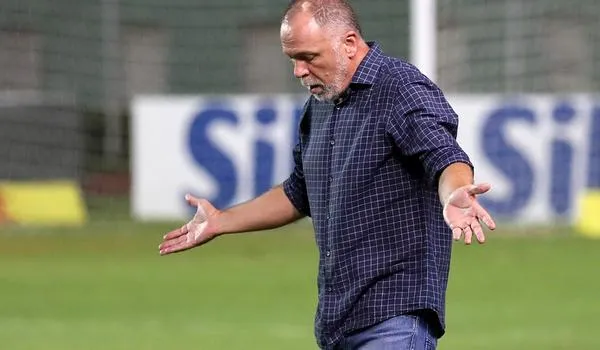 Após revés contra Fluminense, juiz relata xingamento de Mano Menezes e técnico tricolor deve pegar 'gancho' do STJD