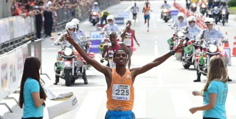 Atletas etíopes vencem a São Silvestre 2014