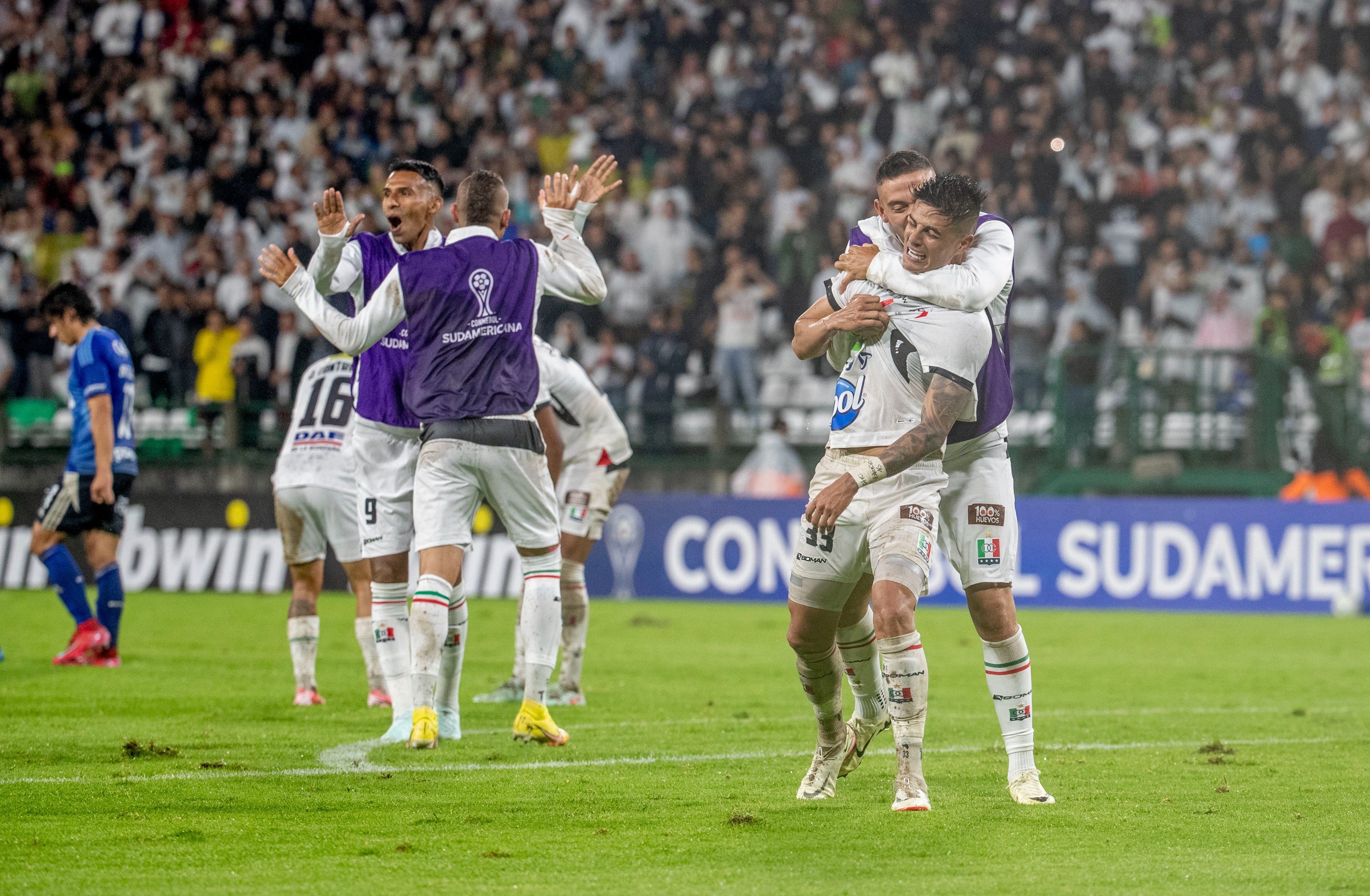 Once Caldas comemora classificação para a fase de Grupos. Foto: Divulgação/Conmebol