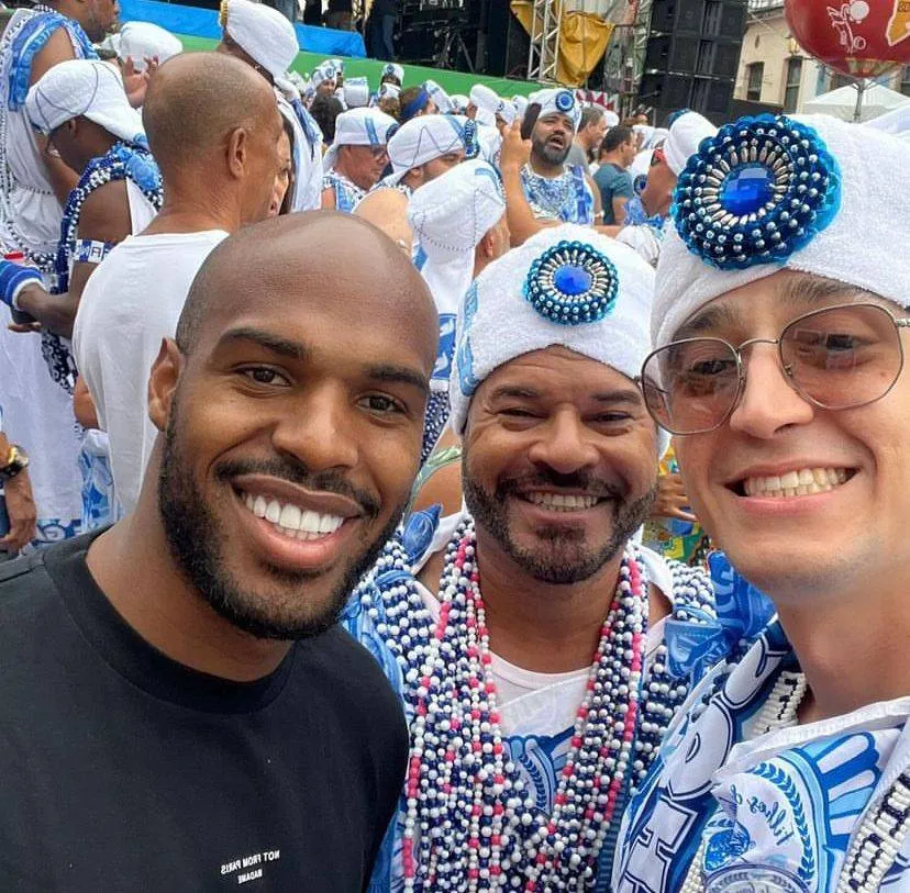 Atletas do Bahia são vistos aproveitando o Domingo de Carnaval nas ruas de Salvador