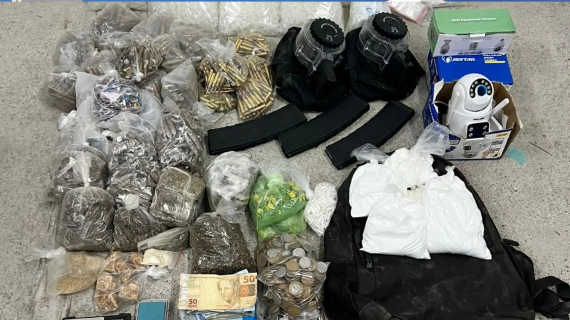 Munições de fuzil, carregadores e drogas são apreendidos na Ilha de Itaparica