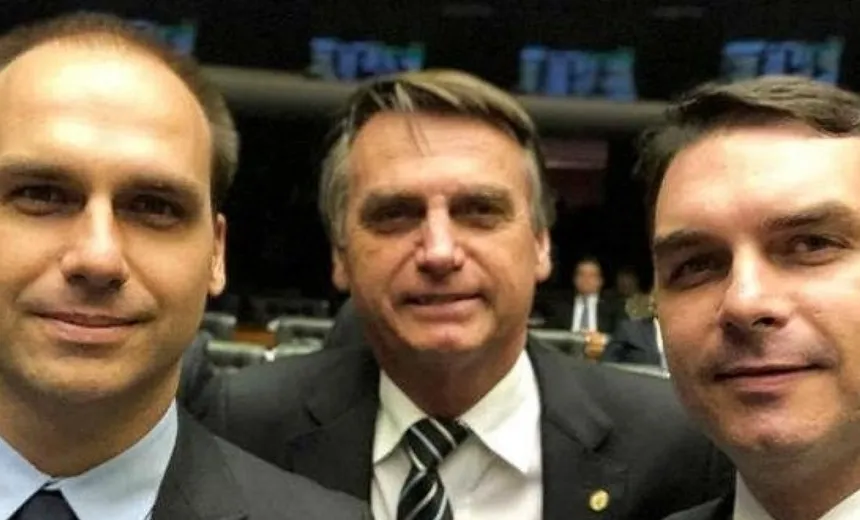 Filhos de Bolsonaro são afastados de comandos do PSL no Rio de Janeiro e em São Paulo