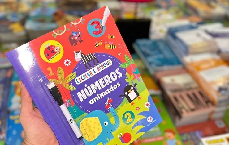 Shopping de Salvador recebe feira de livros com obras a partir de R$ 5