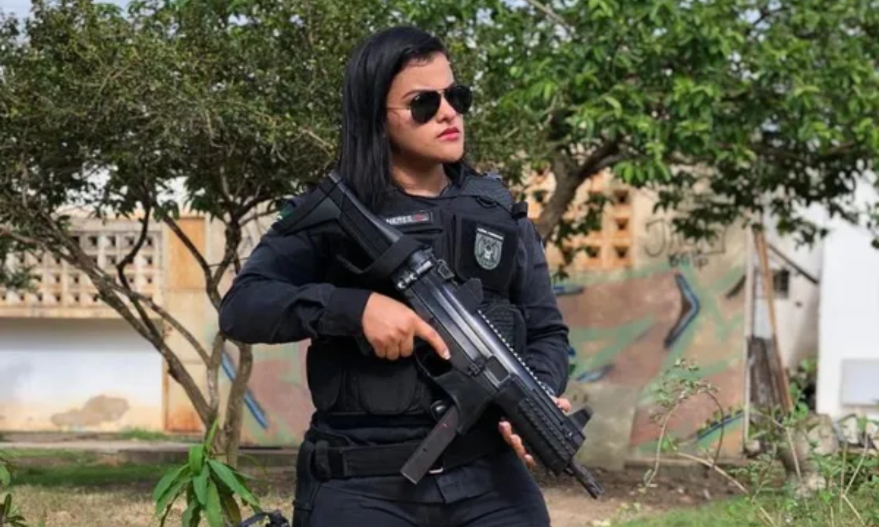 Ex-diretora de pres&iacute;dio acusada de facilitar fuga anuncia nova carreira. Foto: Redes sociais