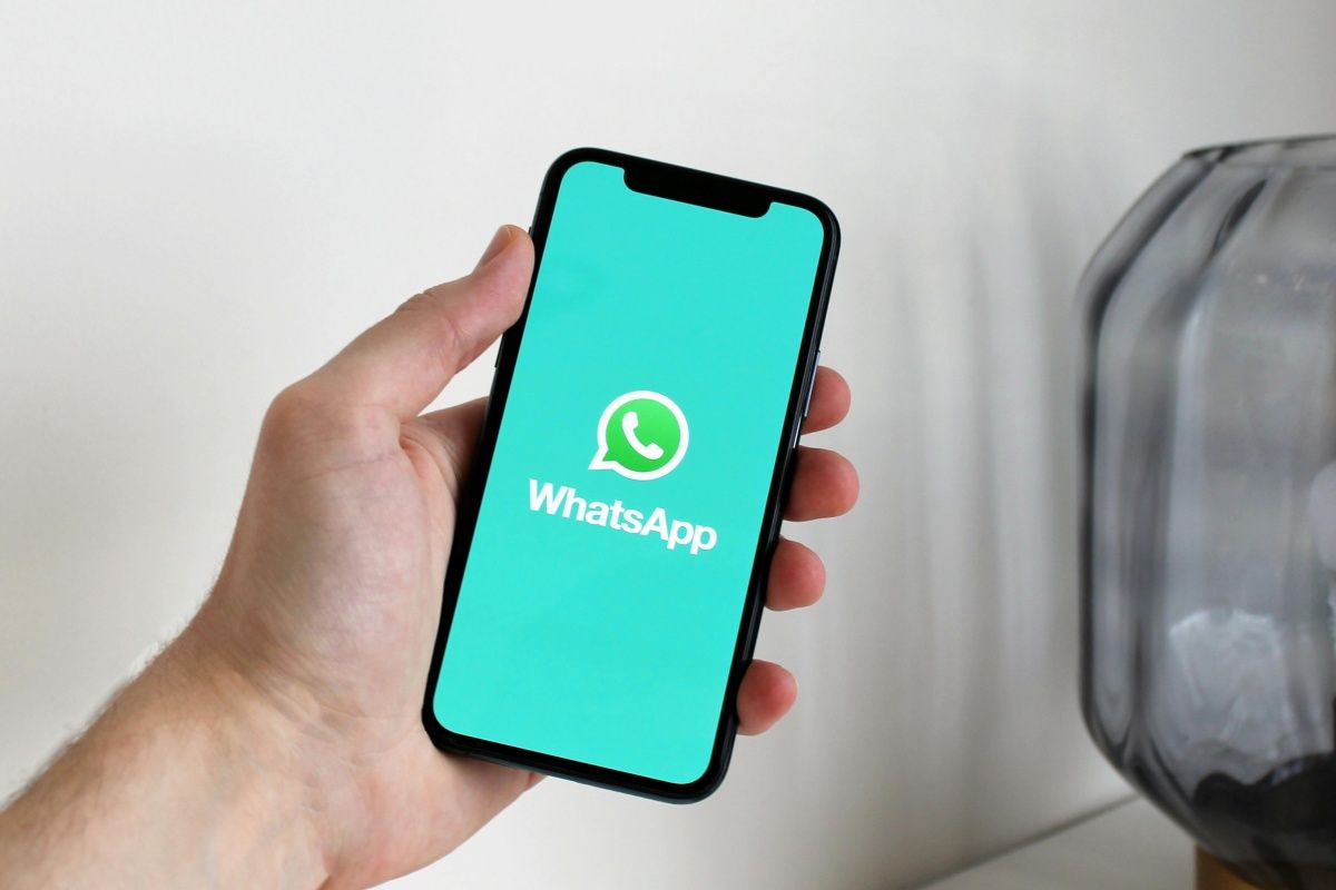 Em fase de testes, o Whatsapp come&ccedil;ou a liberar um plano pago para usu&aacute;rios, com recursos exclusivos nesta vers&atilde;o &lsquo;Plus. Foto: Pexels