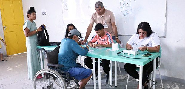 Eleitores com defici&ecirc;ncia t&ecirc;m at&eacute; esta segunda (14) para solicitar transporte gratuito em Salvador.| Foto: Secom